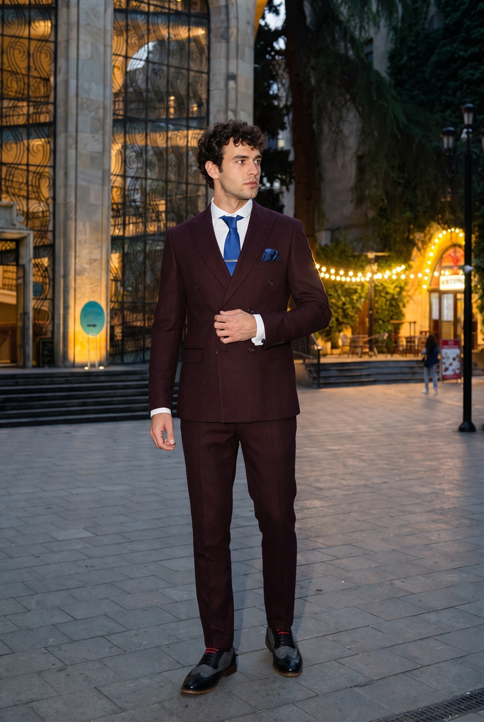 Look #733 styled with Regent - vīriešu bordo divdaļīgs uzvalks ar dubultrindu