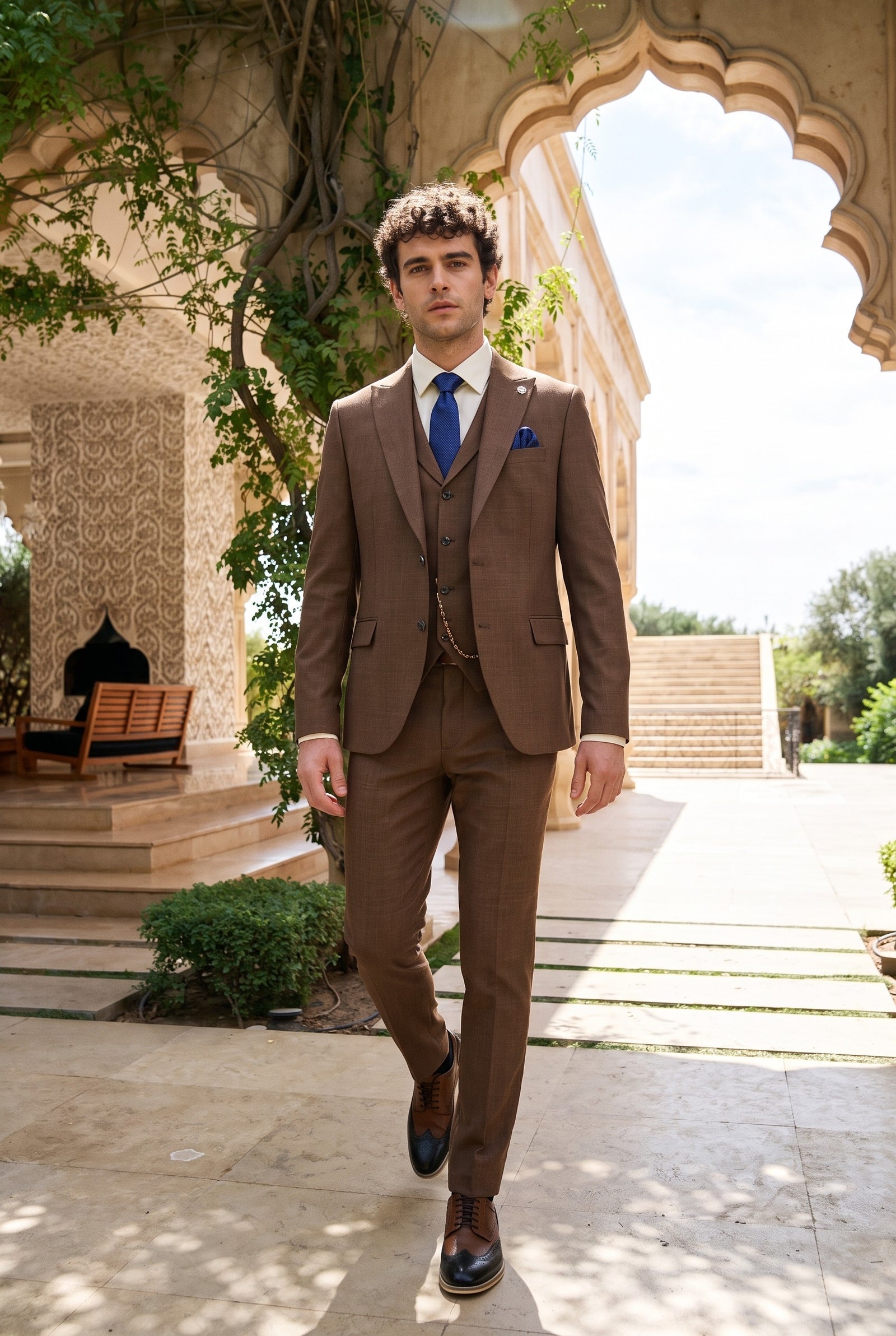 Look #328 styled with Džeimsa vīriešu trīsdaļīgs vienkāršs brūns uzvalks ar klasisku piegriezumu