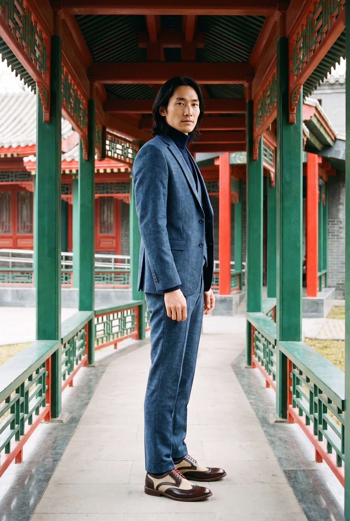 Look #381 styled with Vīriešu trīsdaļīgs tumši zils uzvalks ar divrindu vesti