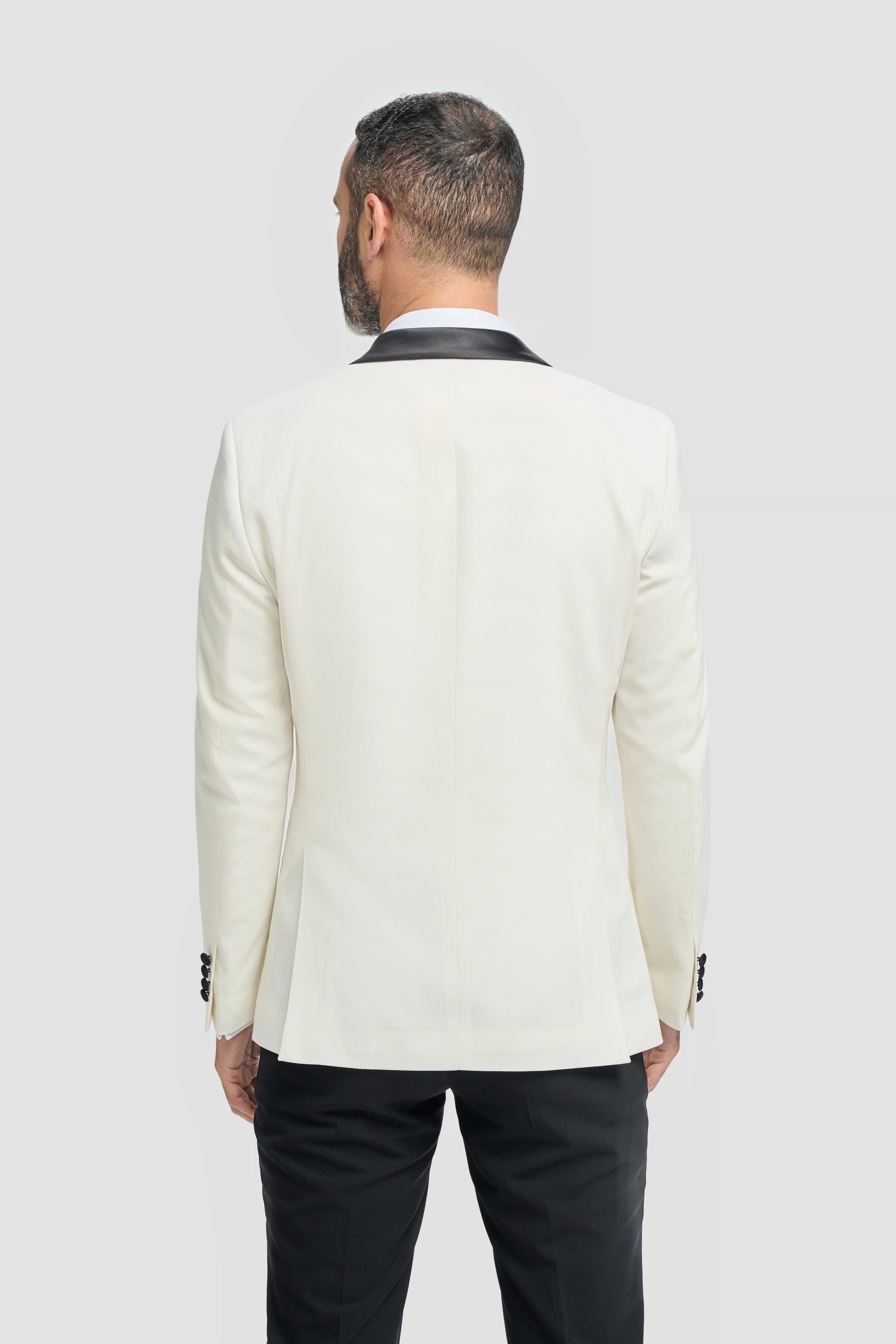 Aspen - vīriešu krēmkrāsas divdaļīgs smokinga uzvalks ar šallei līdzīgu apkakli