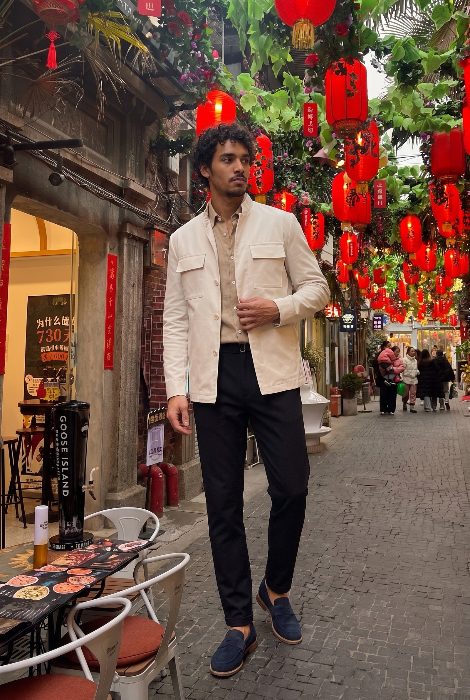 Look #851 styled with Vīriešu melnas krokotas gurkha bikses ar regulējamu jostasvietu, pielāgotu konusveida piegriezumu