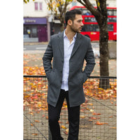 Vīriešu pelēks mētelis ar iecirtuma atloku un vilnas maisījuma apkakli