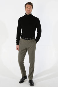 Kurts - vīriešu divdaļīgs salvijas zaļas krāsas uzvalks ar dubultrindu