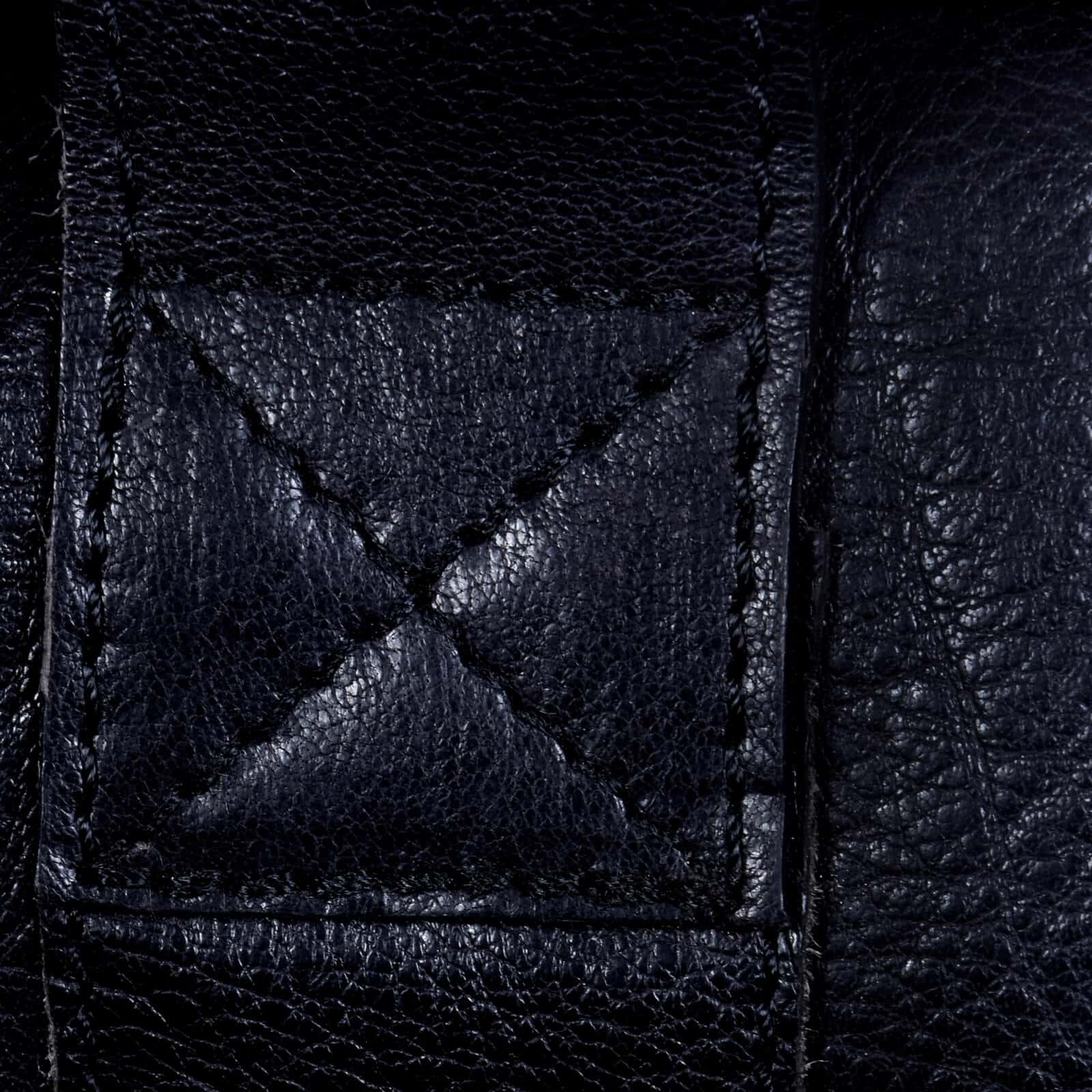 Īstas ādas pārnēsājamā nakts soma - melna