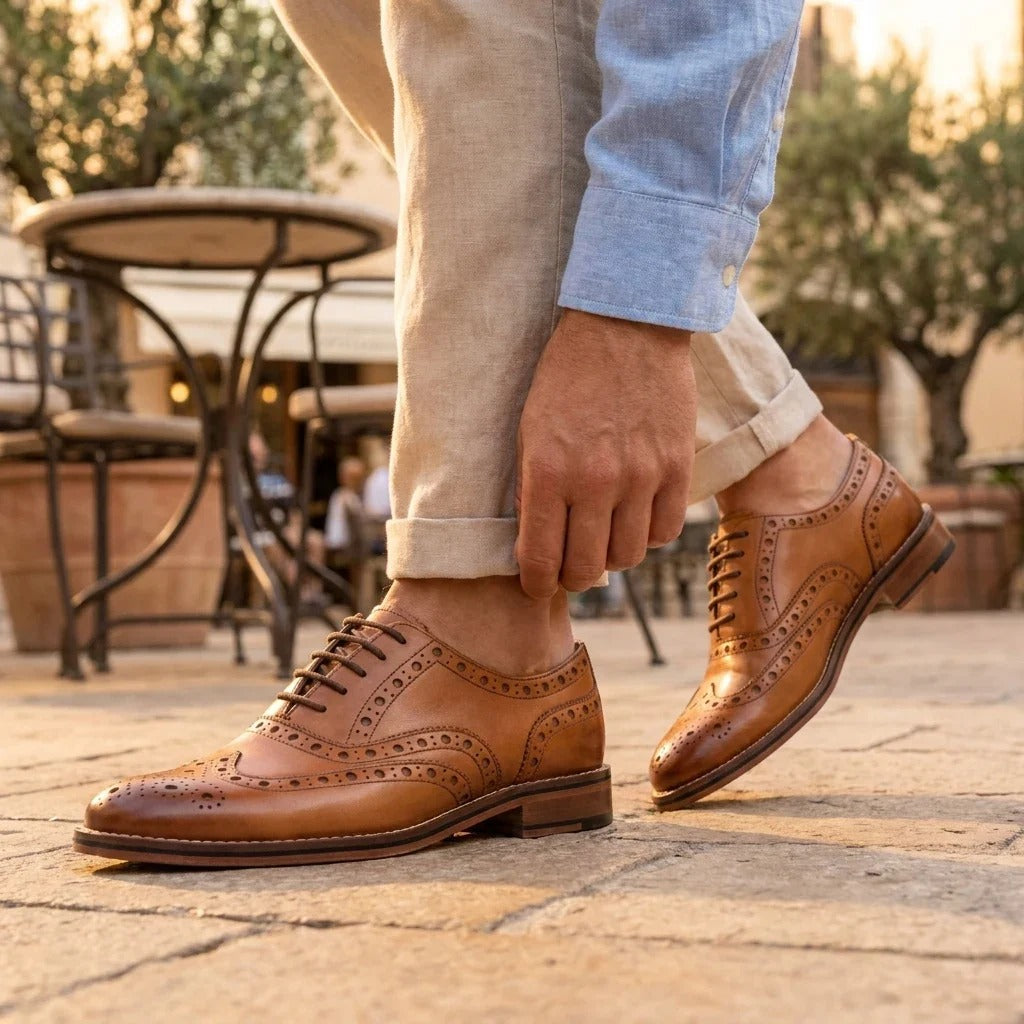 Vīriešu gaiši brūnas ādas kurpes ar spārnu galiem, brogue Oxford stila apavi