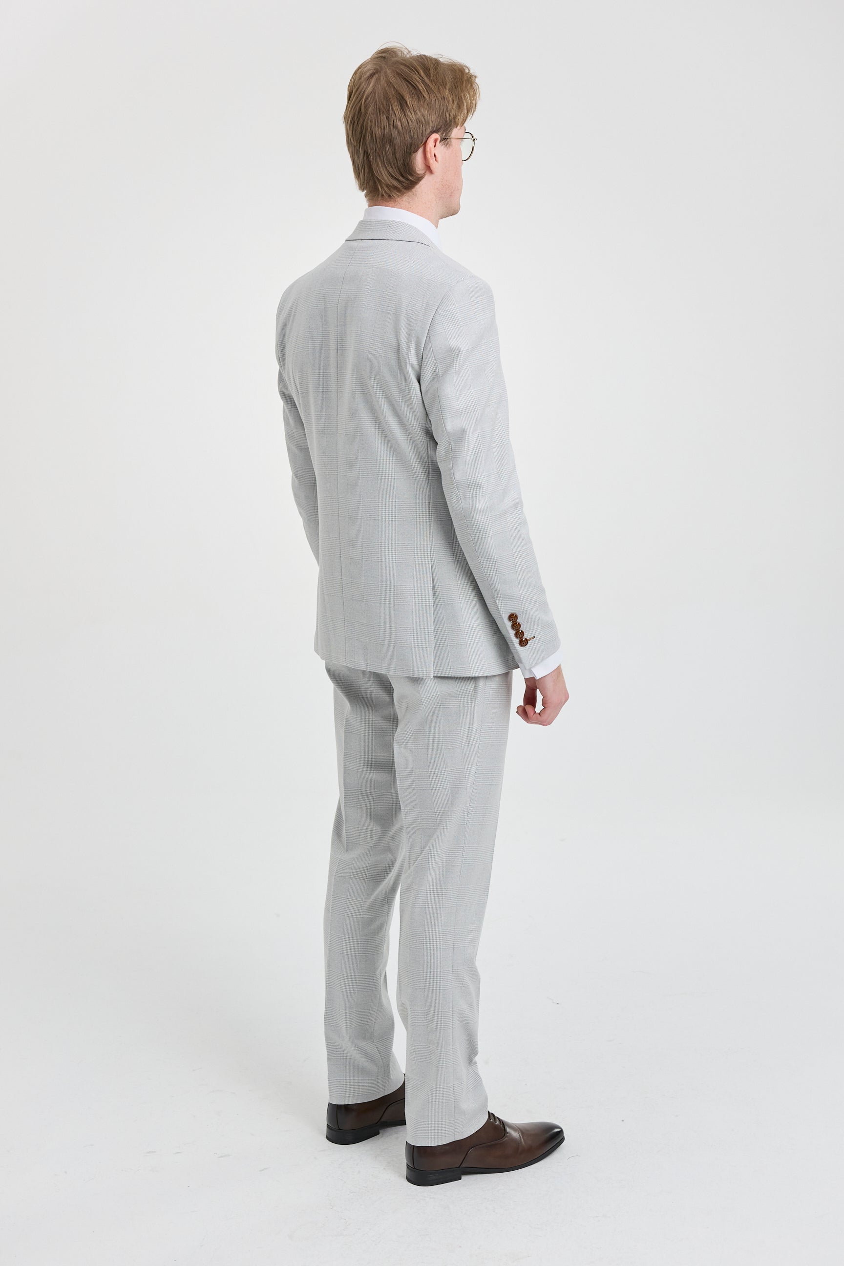 Mark vīriešu pelēks akmens krāsas trīsdaļīgs tvīda rūtainais uzvalks ar brūnu apmali kāzām un izlaidumiem