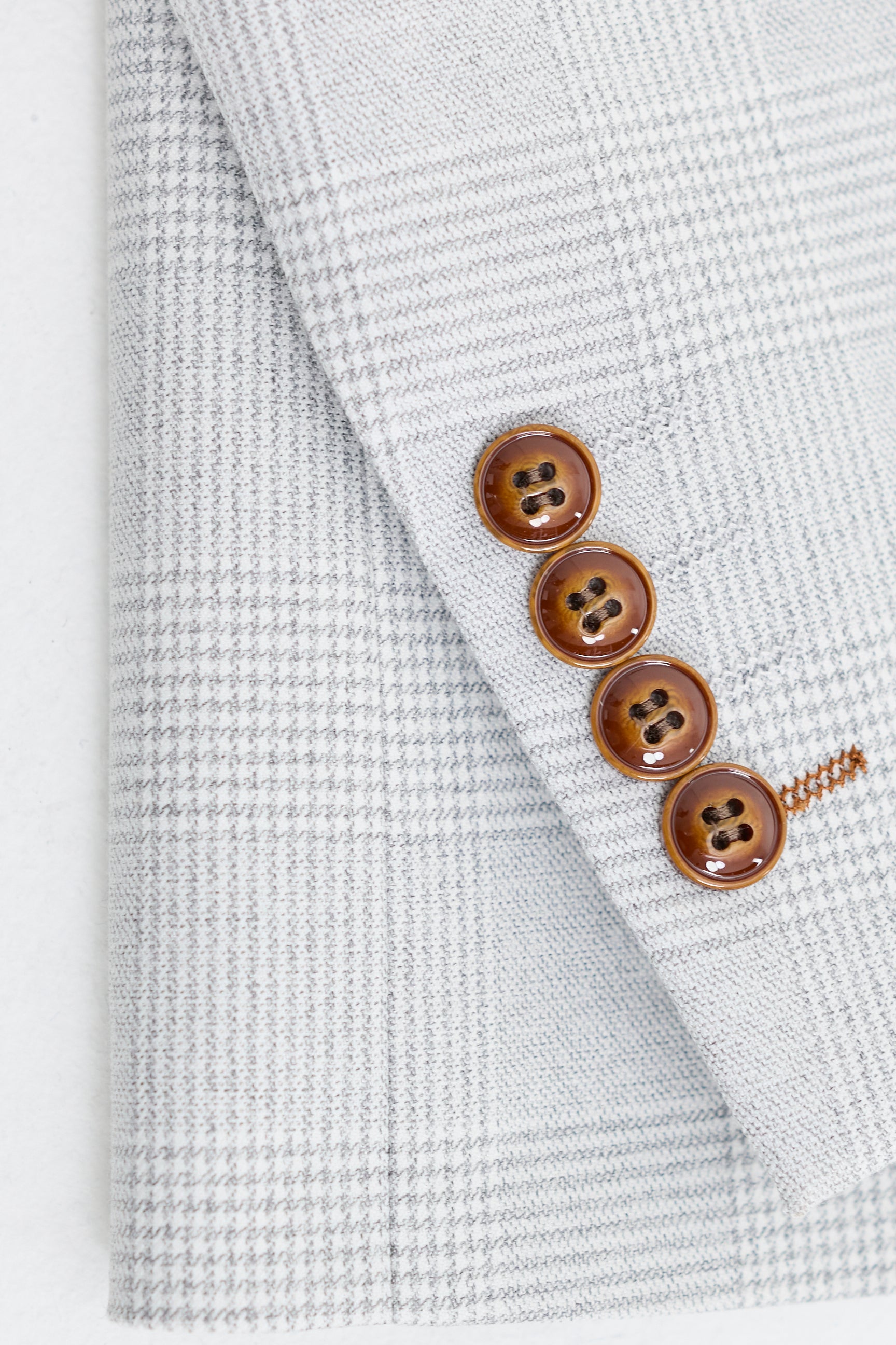 Mark vīriešu pelēks akmens krāsas trīsdaļīgs tvīda rūtainais uzvalks ar brūnu apmali kāzām un izlaidumiem